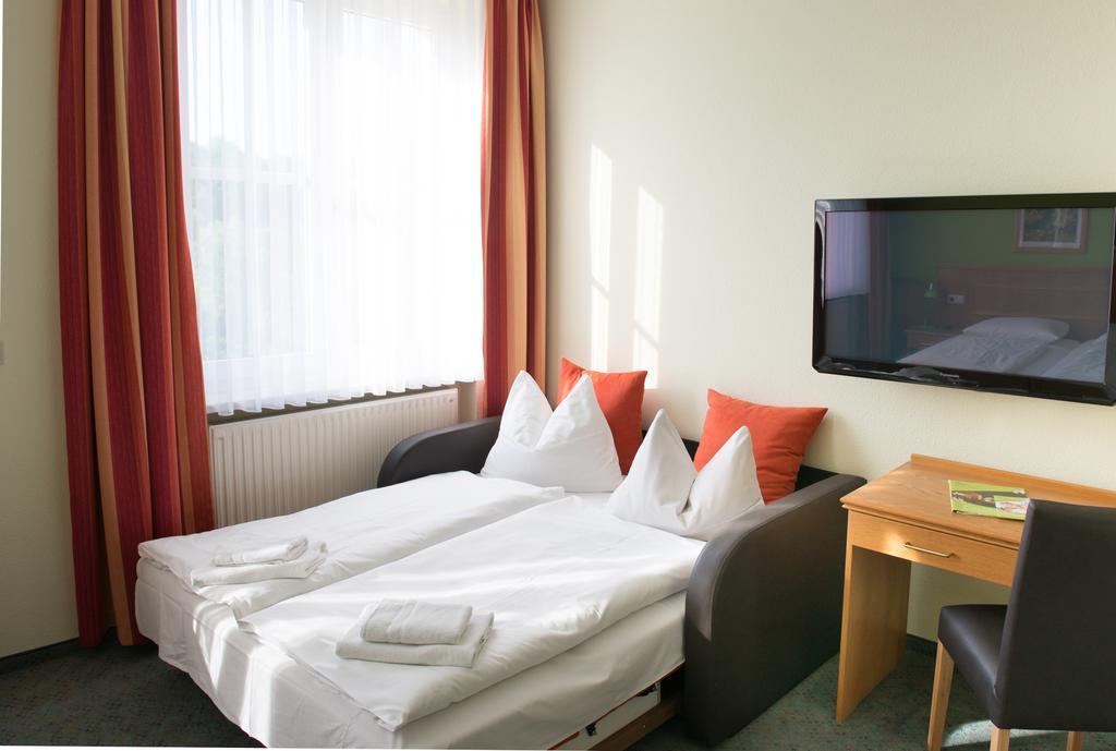 Land- Und Golfhotel Alte Fliegerschule Eisenach Kültér fotó