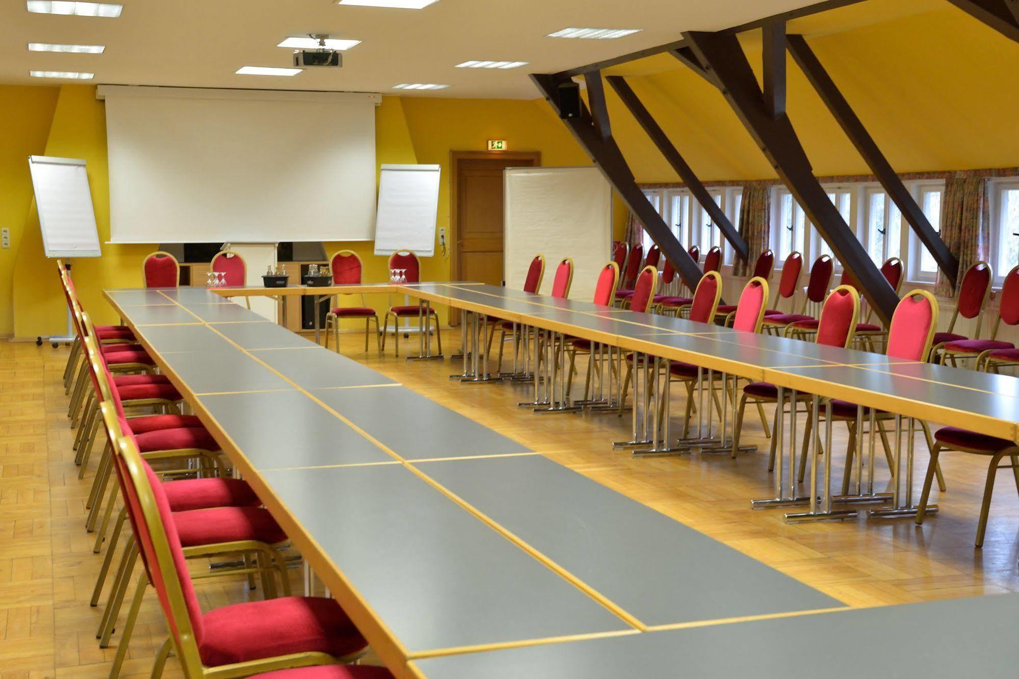 Land- Und Golfhotel Alte Fliegerschule Eisenach Kültér fotó