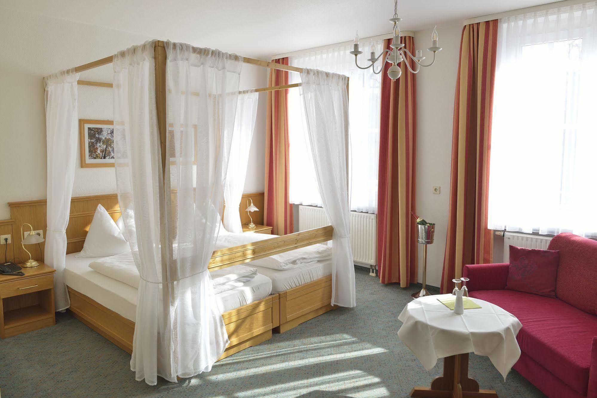 Land- Und Golfhotel Alte Fliegerschule Eisenach Kültér fotó